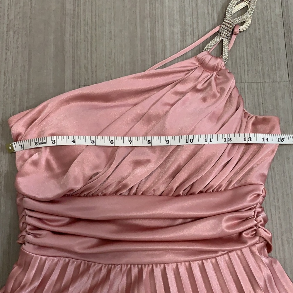 Pink one shoulder dress - Picture 14 of 16